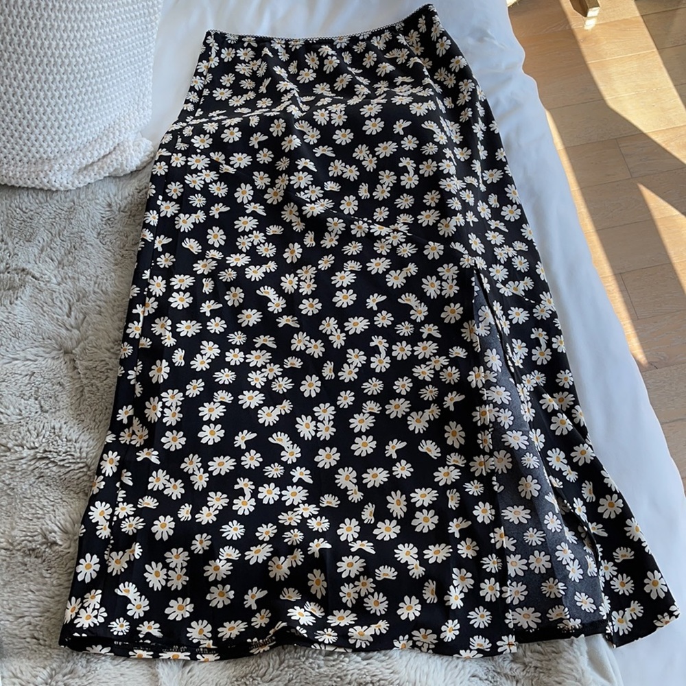 Verge Girl - Into Daisy midi skirt